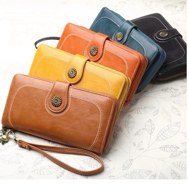 Vintage Style PU Leather Wallet Clutch ā Zippered with Wrist Strap & Charm Details
