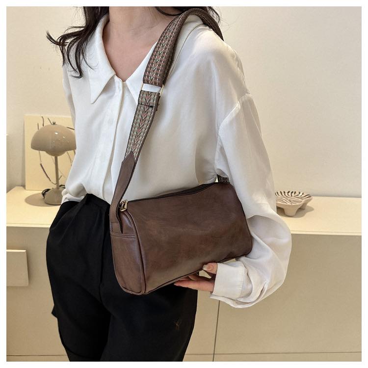 Vintage PU Leather Shoulder Bag with Wide Woven Strap – Brown