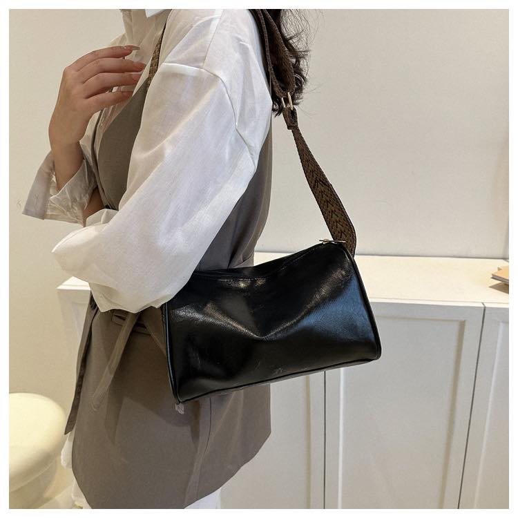 Vintage PU Leather Shoulder Bag with Wide Woven Strap – Brown